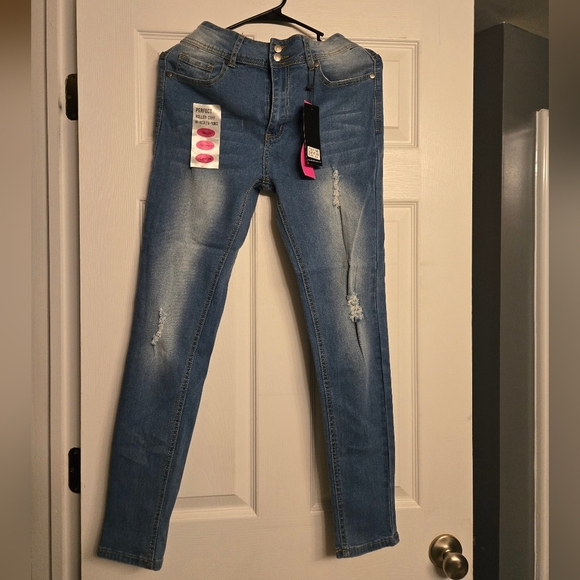 Between Us Denim - NWT Between Us Junior Jeans size 11